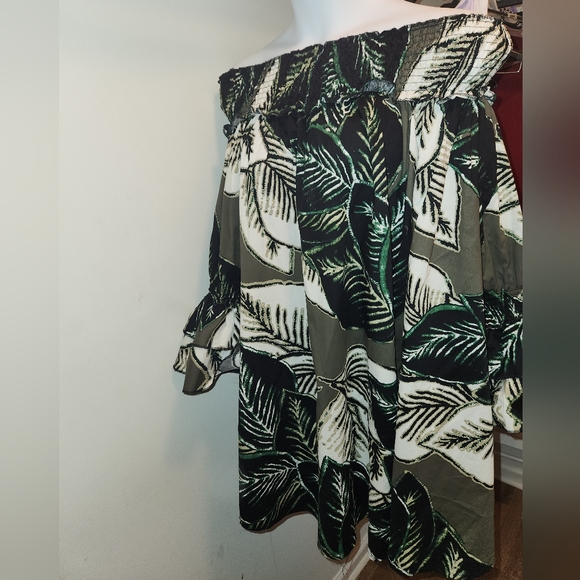 Dresses & Skirts - Gently used cotton printed summer dress